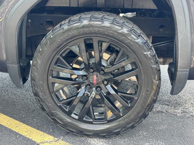 GMC Sierra 1500 Vehicle Full-screen Gallery Image 10