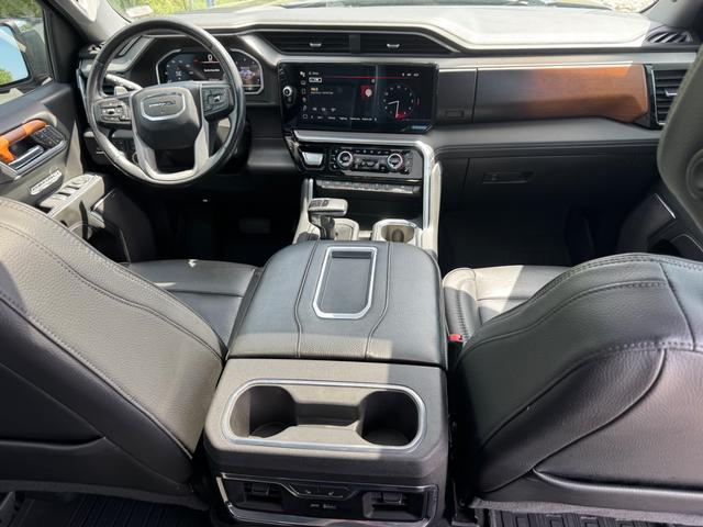 GMC Sierra 1500 Vehicle Full-screen Gallery Image 12