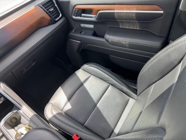 GMC Sierra 1500 Vehicle Full-screen Gallery Image 14