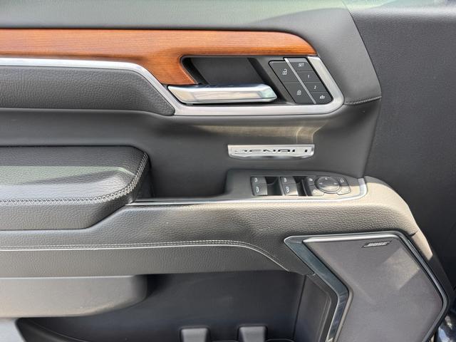 GMC Sierra 1500 Vehicle Full-screen Gallery Image 19