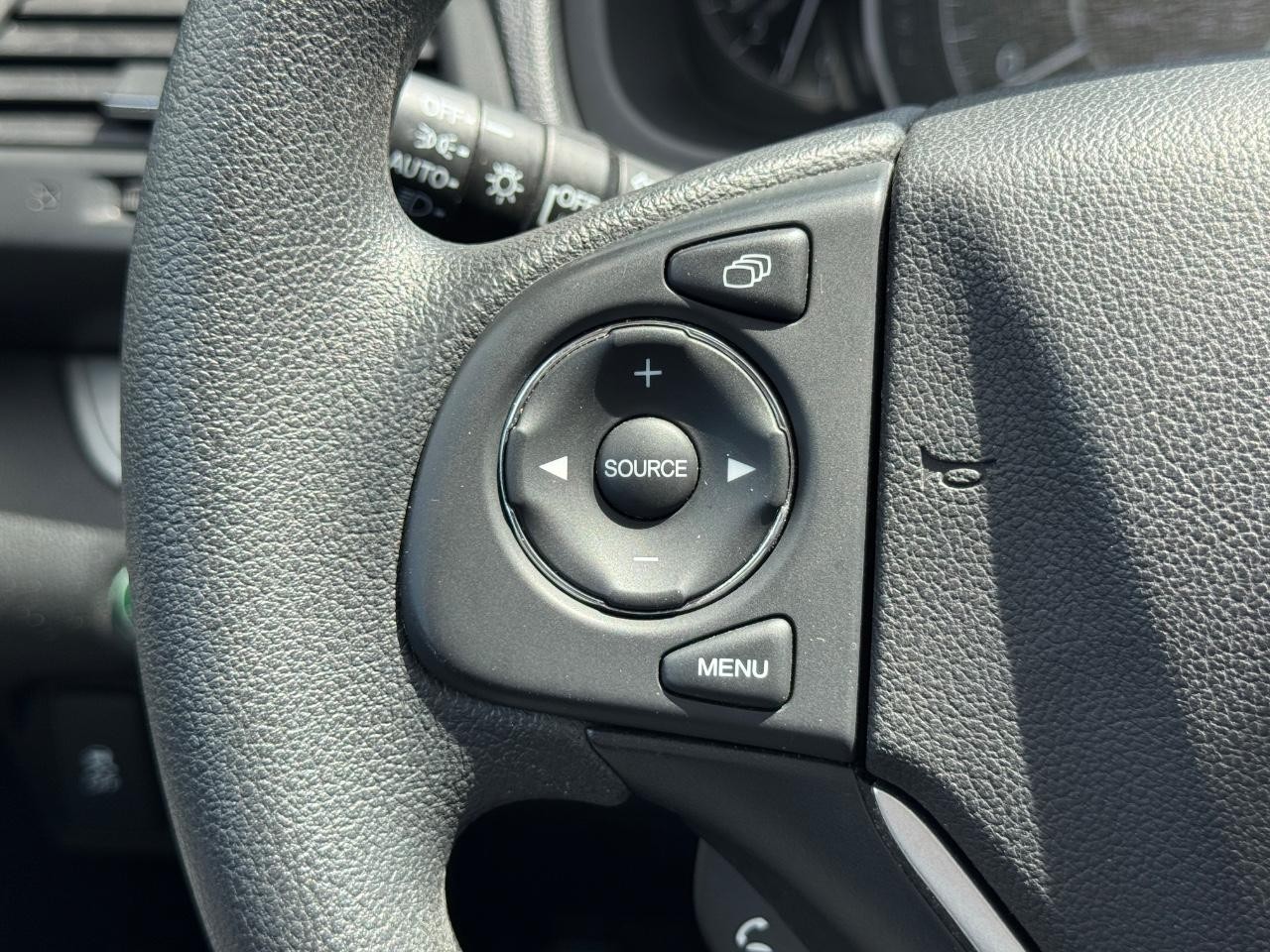 Honda CR-V Vehicle Full-screen Gallery Image 22