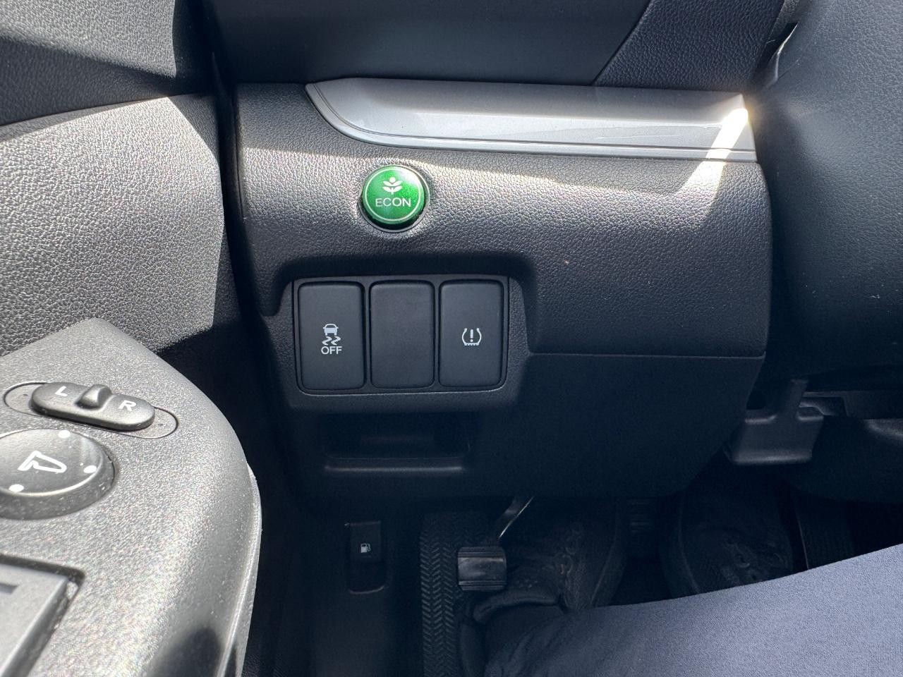 Honda CR-V Vehicle Full-screen Gallery Image 28