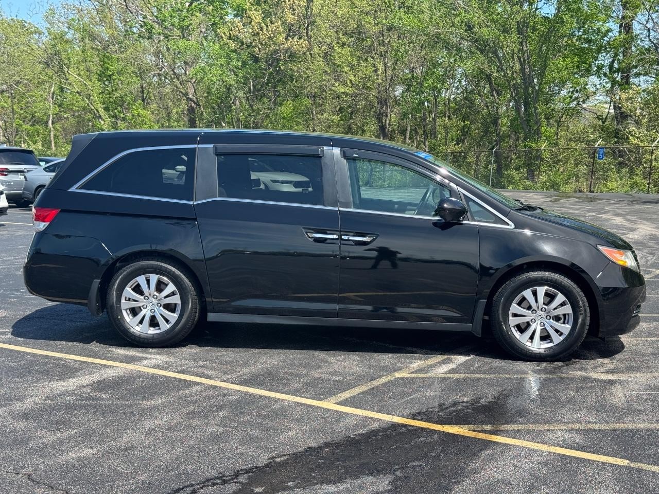 Honda Odyssey Vehicle Full-screen Gallery Image 03