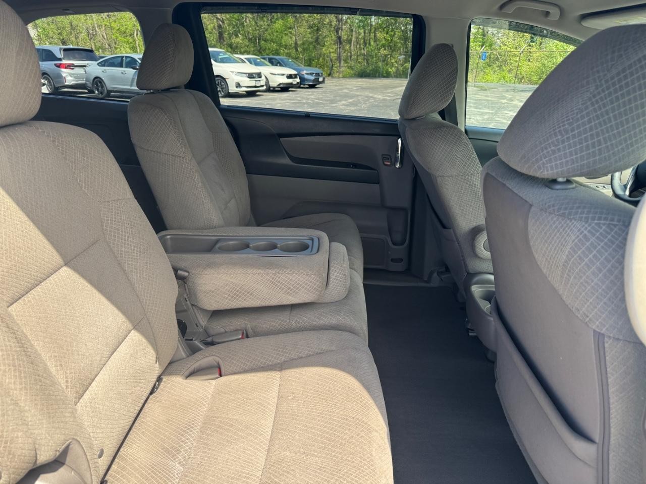 Honda Odyssey Vehicle Full-screen Gallery Image 11