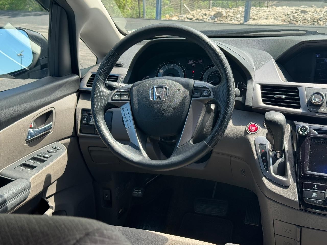 Honda Odyssey Vehicle Full-screen Gallery Image 14