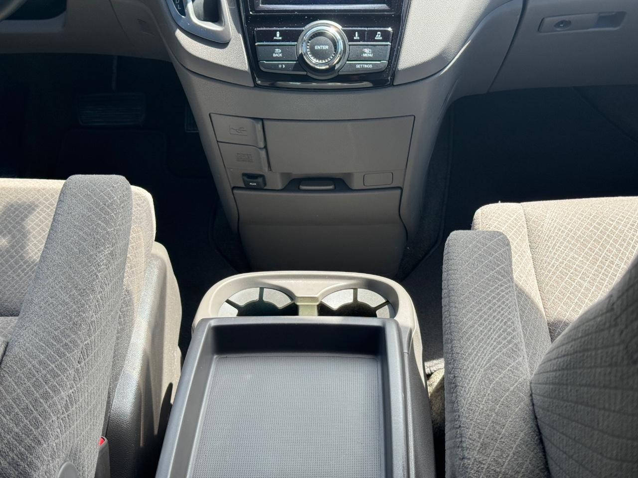 Honda Odyssey Vehicle Full-screen Gallery Image 18