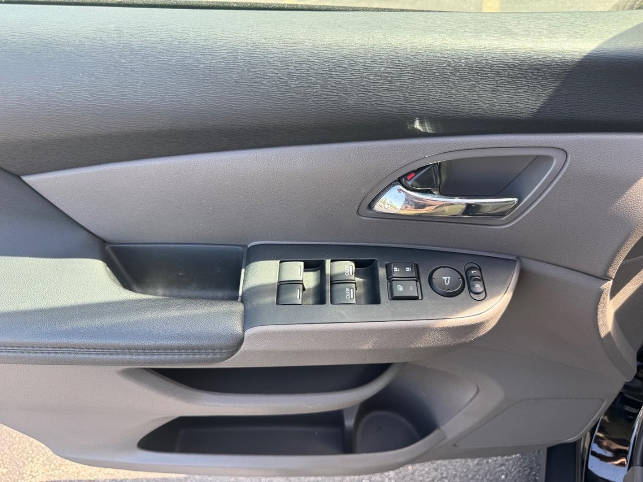 Honda Odyssey Vehicle Full-screen Gallery Image 19