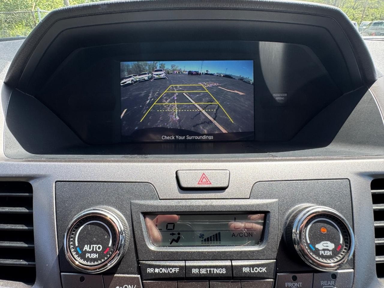 Honda Odyssey Vehicle Full-screen Gallery Image 25