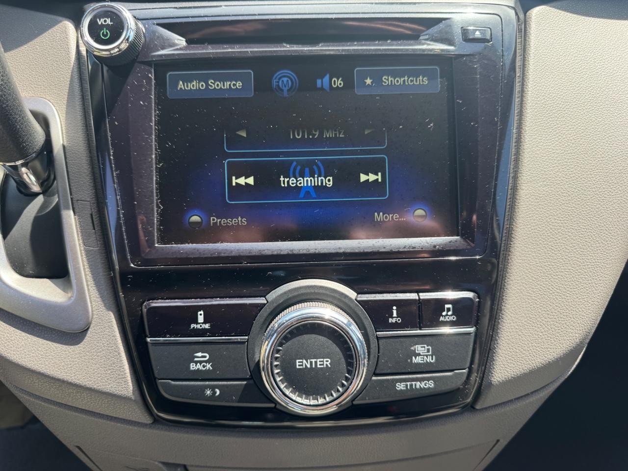 Honda Odyssey Vehicle Full-screen Gallery Image 26