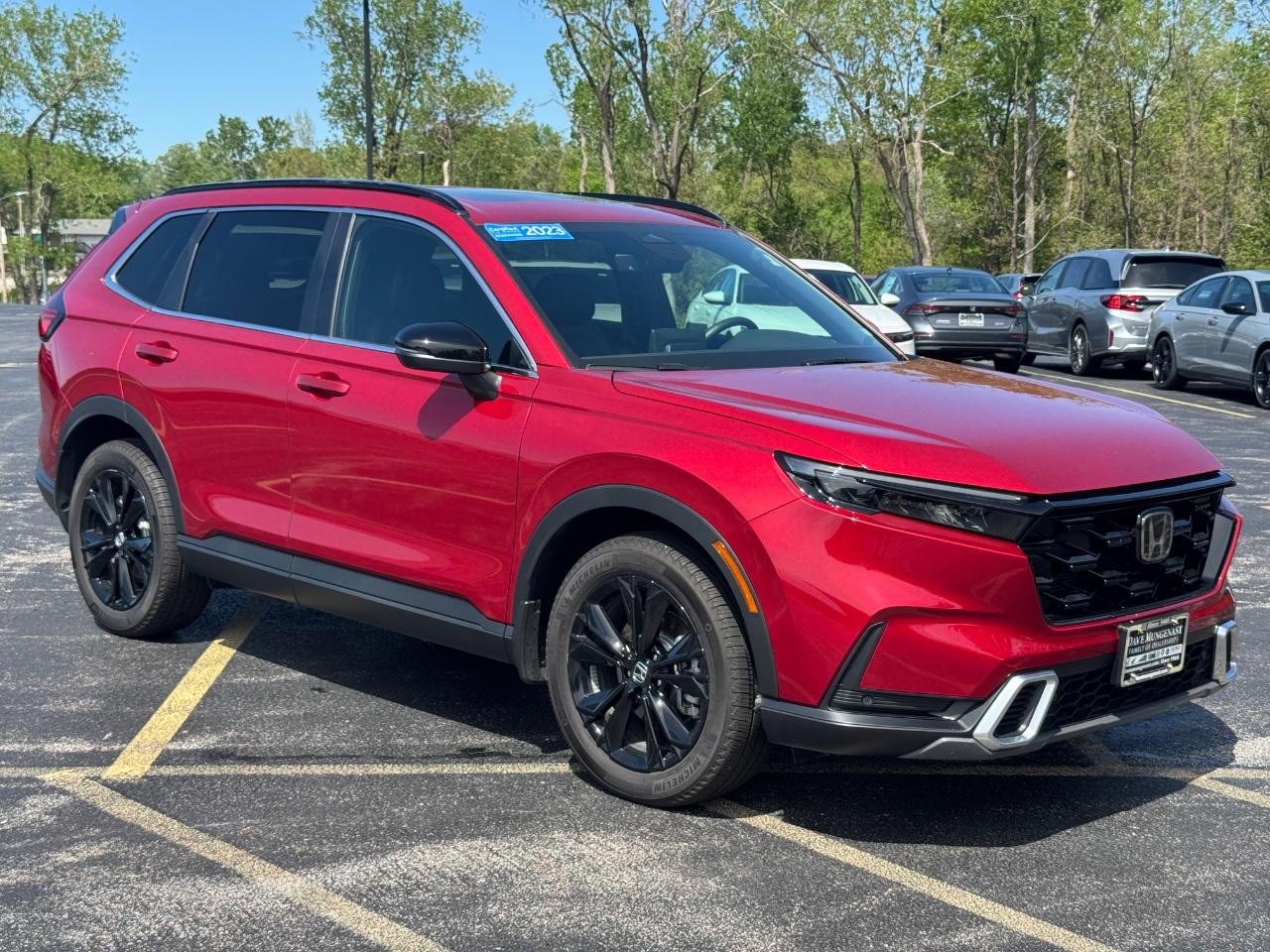 Honda CR-V Hybrid Vehicle Full-screen Gallery Image 02