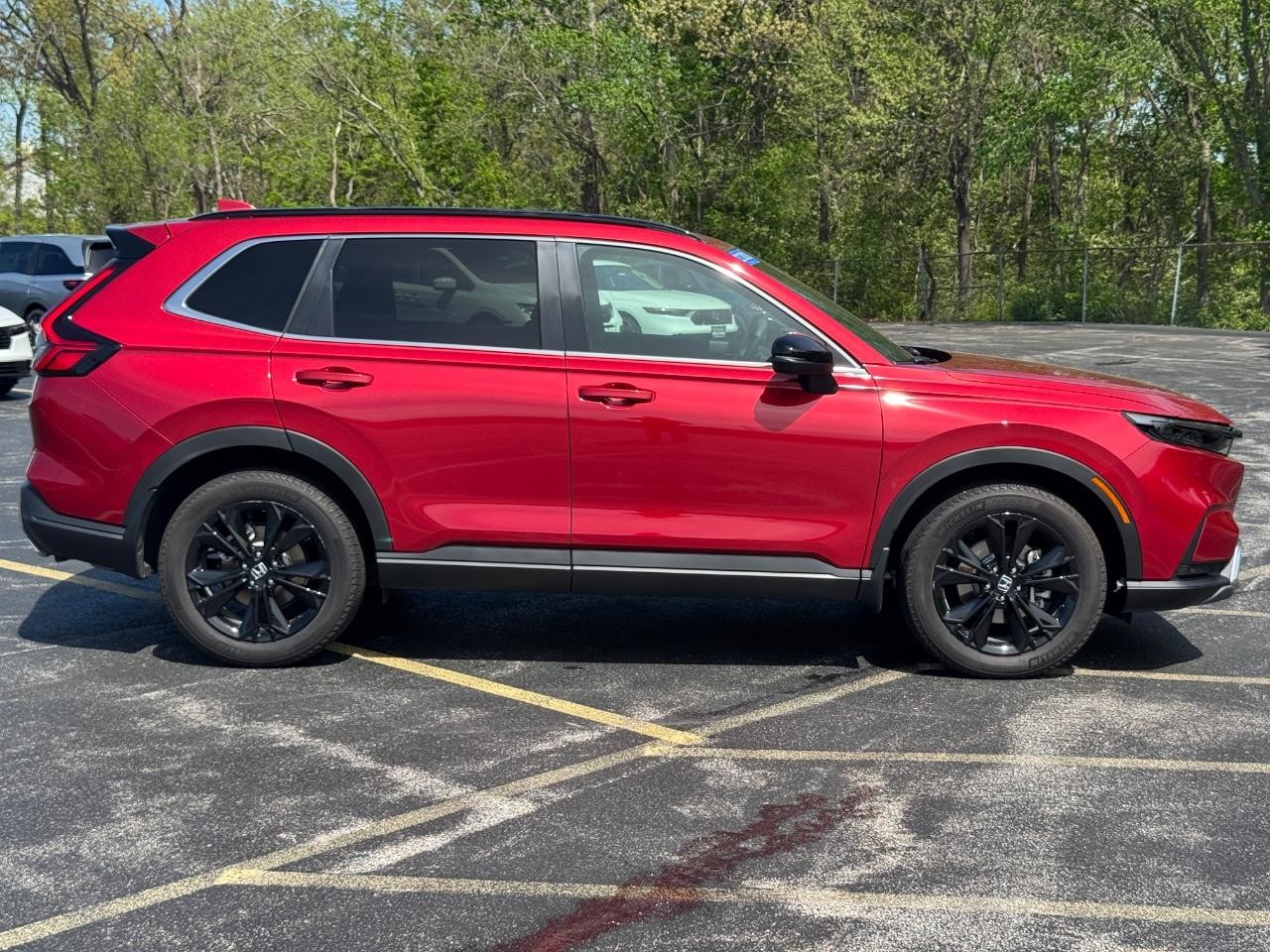 Honda CR-V Hybrid Vehicle Full-screen Gallery Image 03