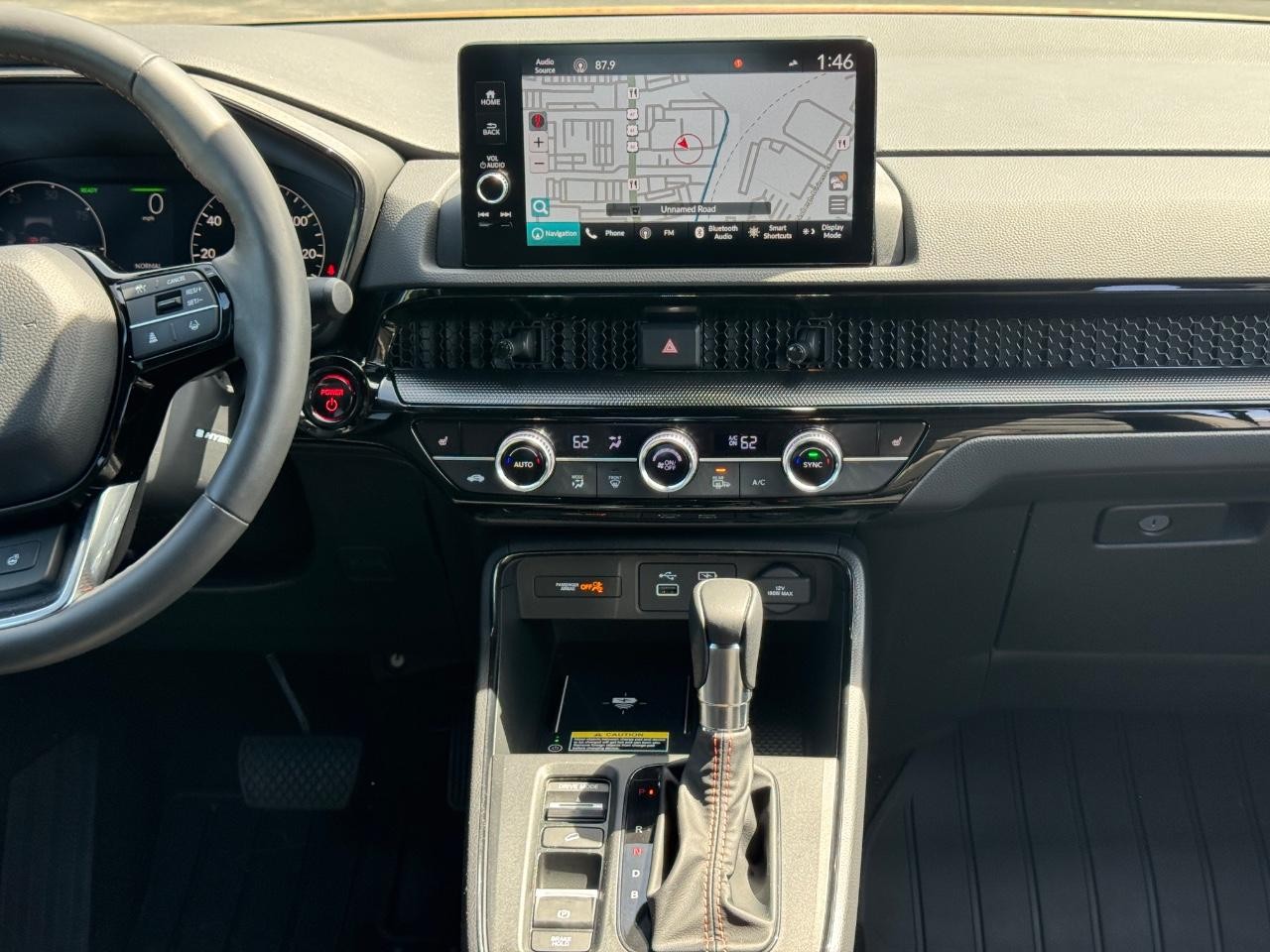 Honda CR-V Hybrid Vehicle Full-screen Gallery Image 17