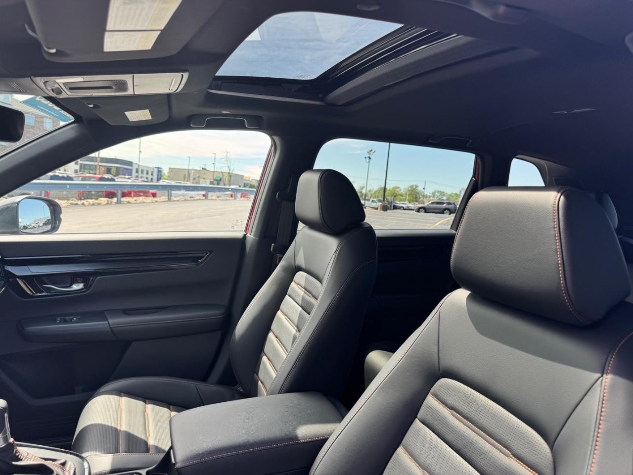 Honda CR-V Hybrid Vehicle Full-screen Gallery Image 18