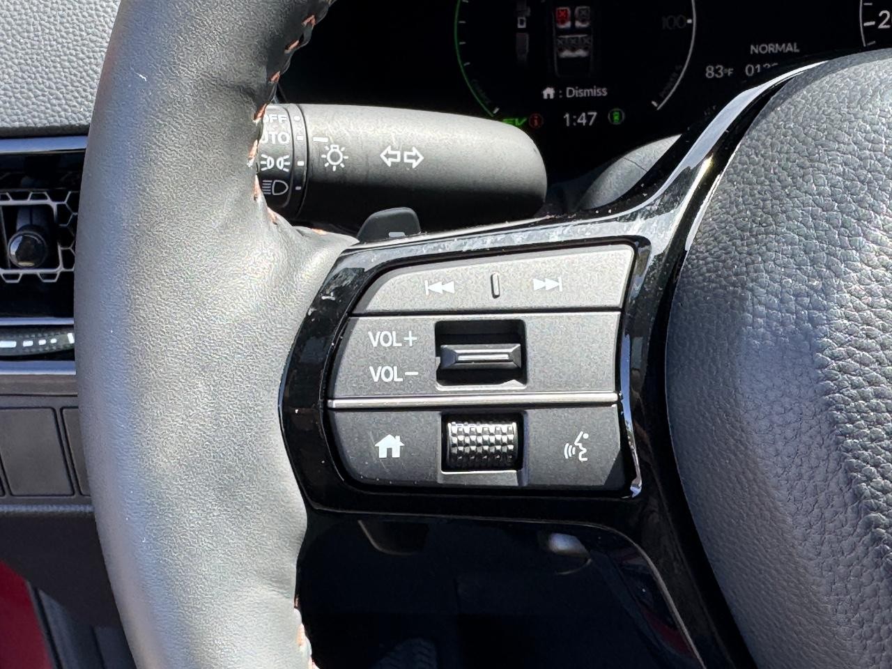 Honda CR-V Hybrid Vehicle Full-screen Gallery Image 24