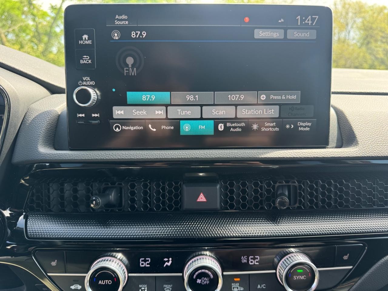 Honda CR-V Hybrid Vehicle Full-screen Gallery Image 25