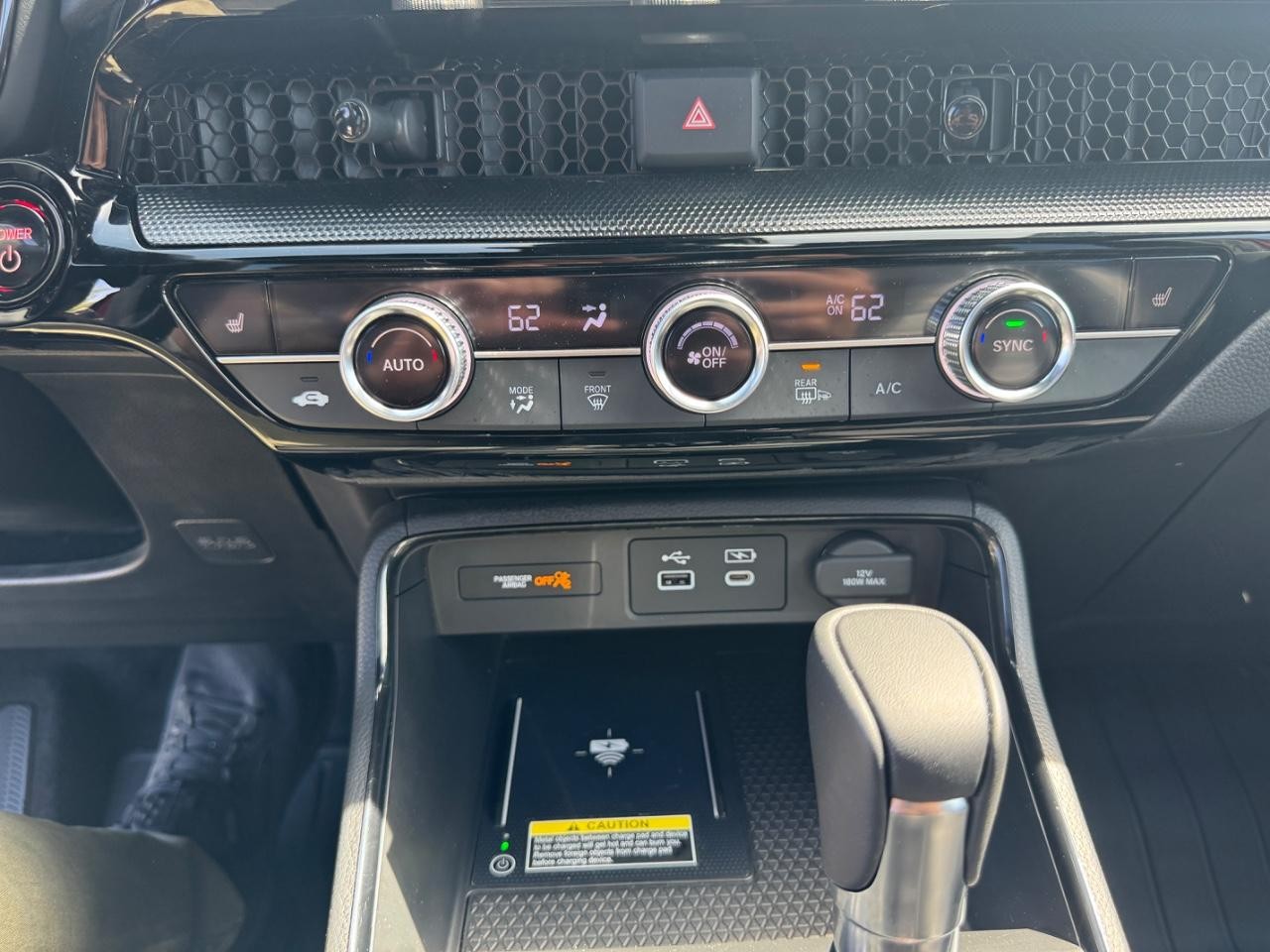 Honda CR-V Hybrid Vehicle Full-screen Gallery Image 29