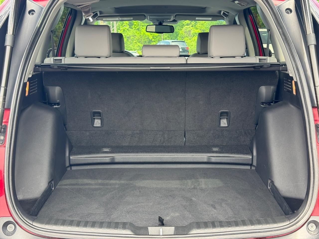 Honda CR-V Vehicle Full-screen Gallery Image 05