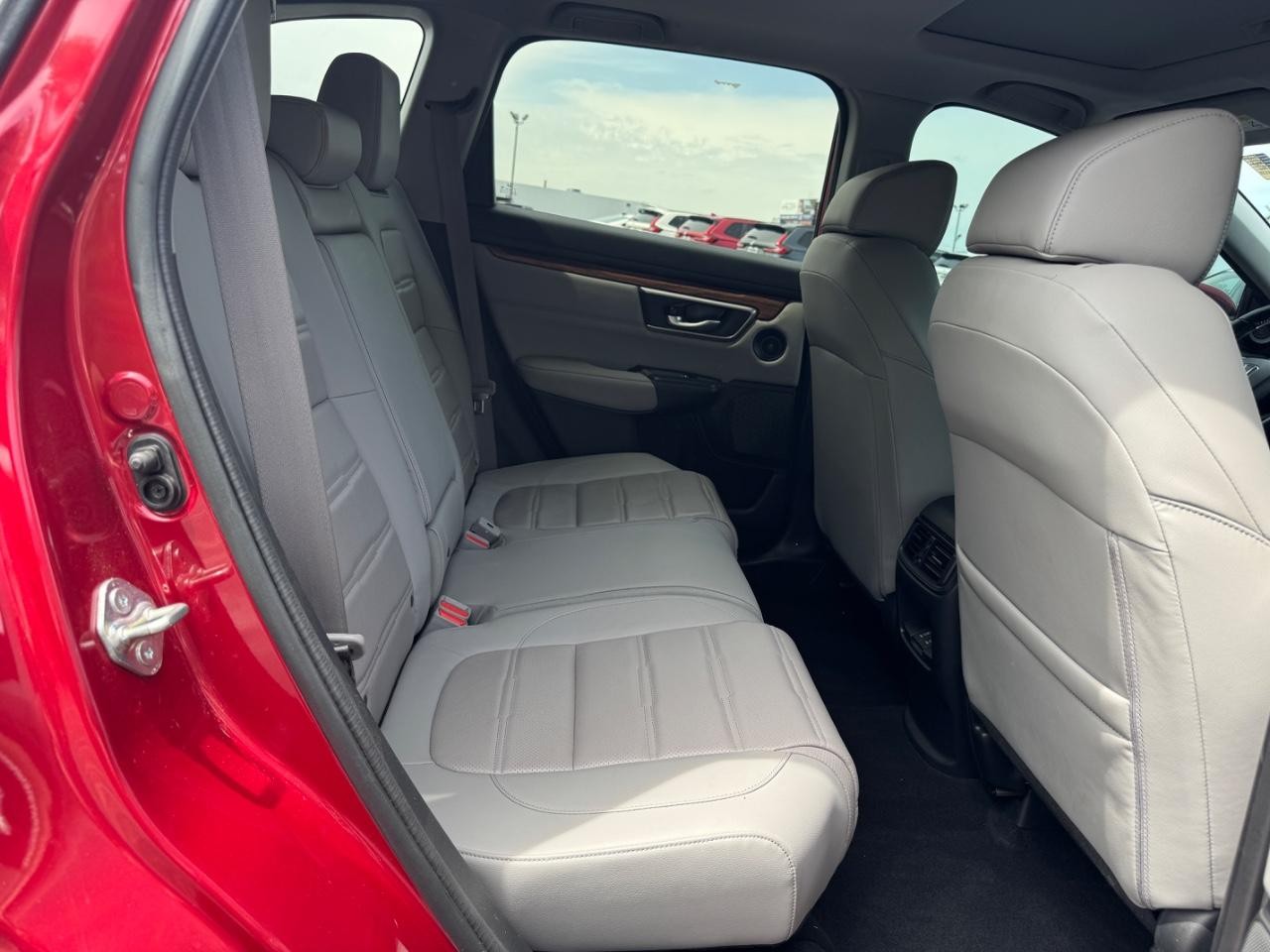 Honda CR-V Vehicle Full-screen Gallery Image 11