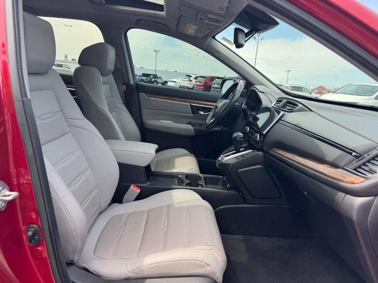 Honda CR-V Vehicle Full-screen Gallery Image 17