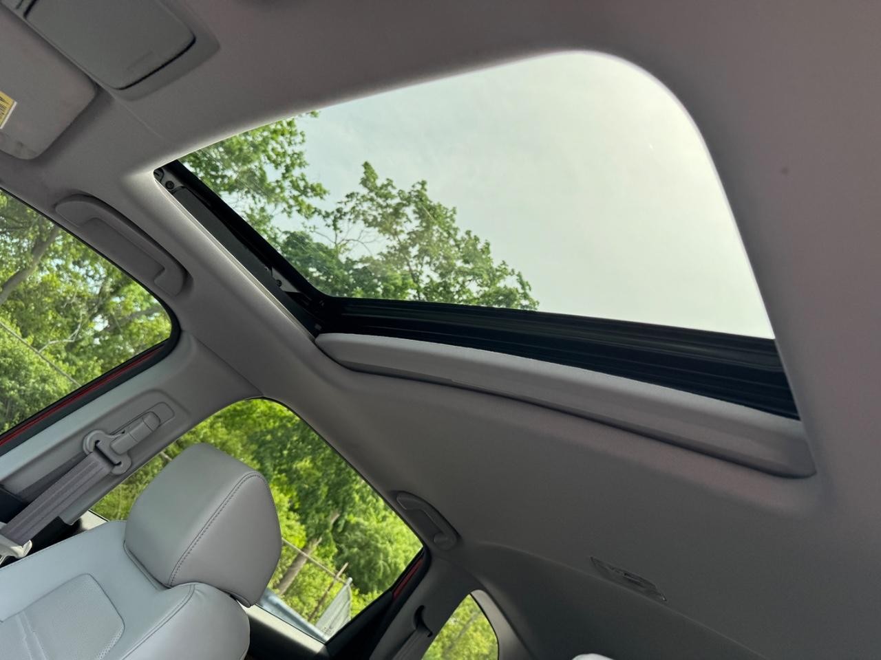 Honda CR-V Vehicle Full-screen Gallery Image 19