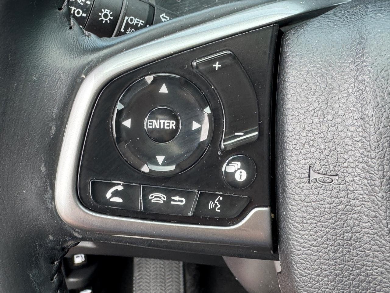 Honda CR-V Vehicle Full-screen Gallery Image 21