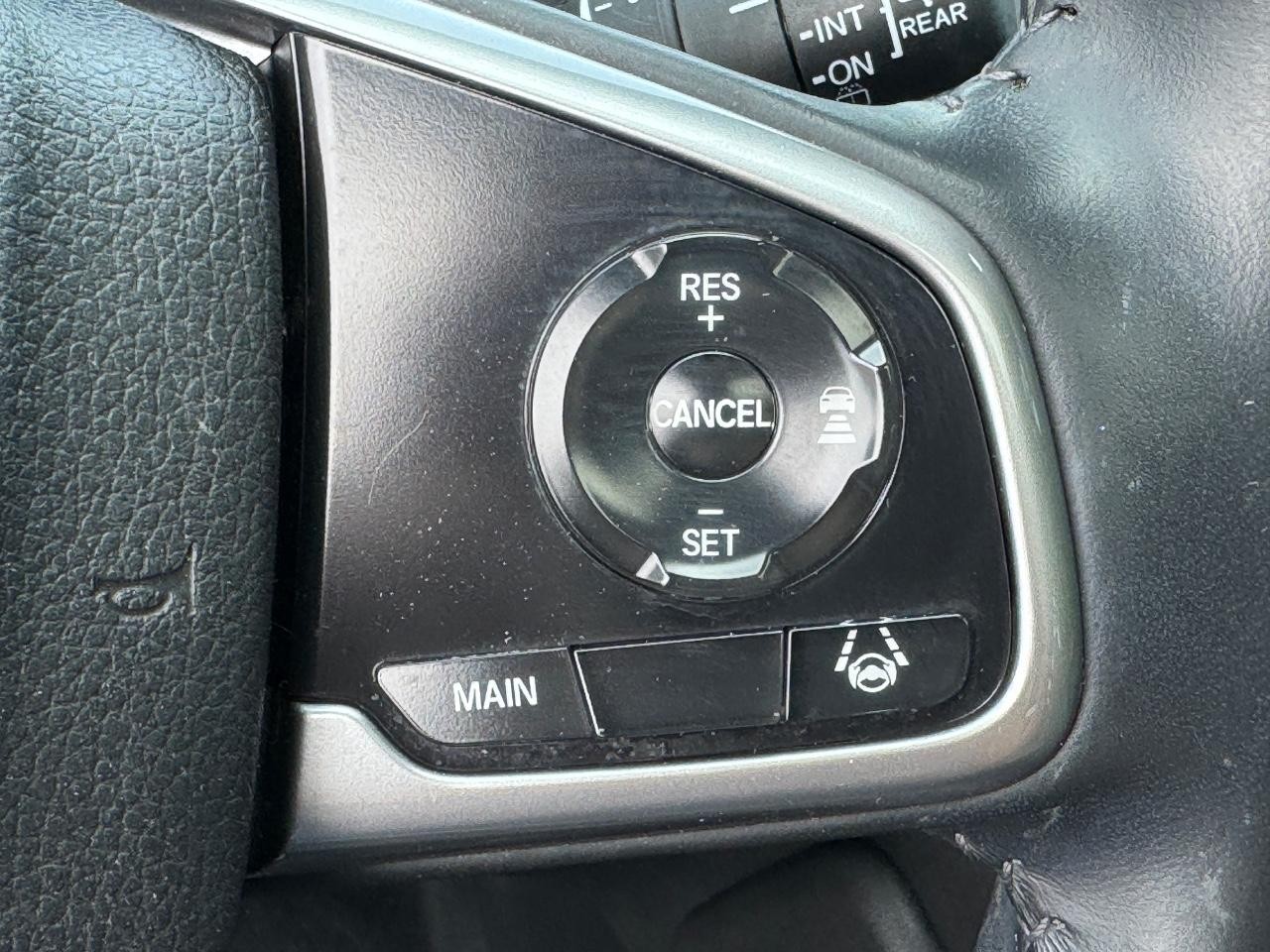 Honda CR-V Vehicle Full-screen Gallery Image 22