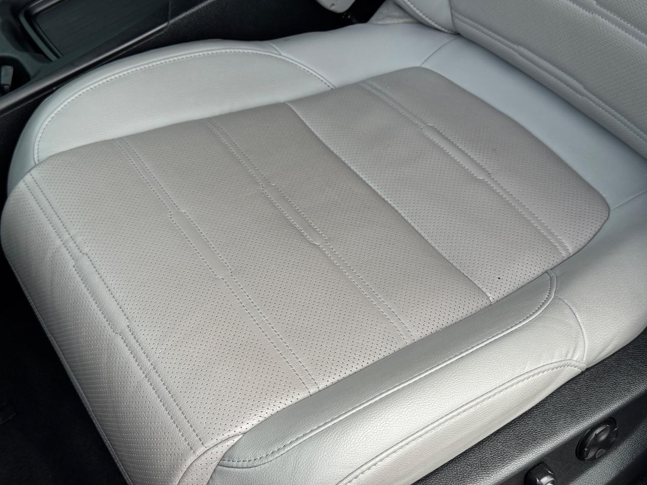 Honda CR-V Vehicle Full-screen Gallery Image 26