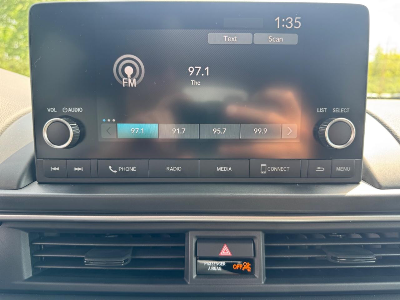 Honda Pilot Vehicle Full-screen Gallery Image 25