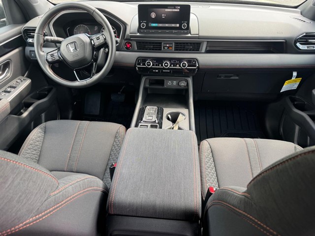 Honda Pilot Vehicle Full-screen Gallery Image 15