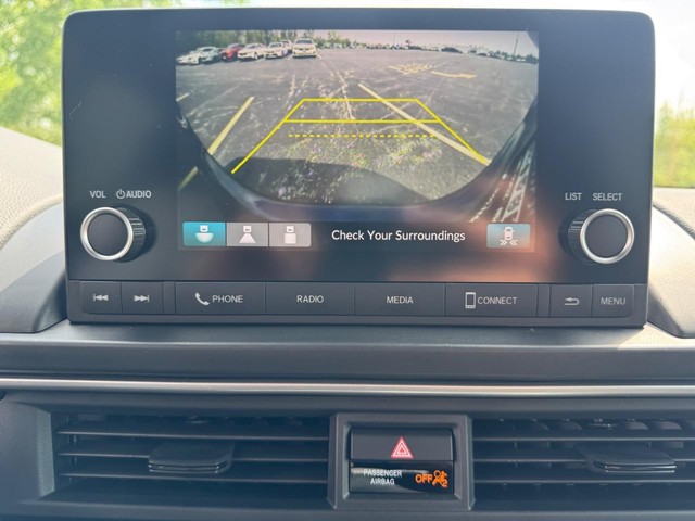 Honda Pilot Vehicle Full-screen Gallery Image 24