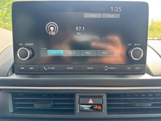 Honda Pilot Vehicle Full-screen Gallery Image 25