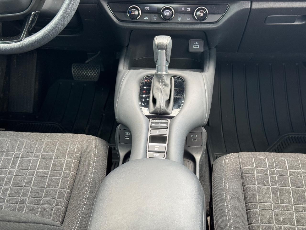 Honda HR-V Vehicle Full-screen Gallery Image 15