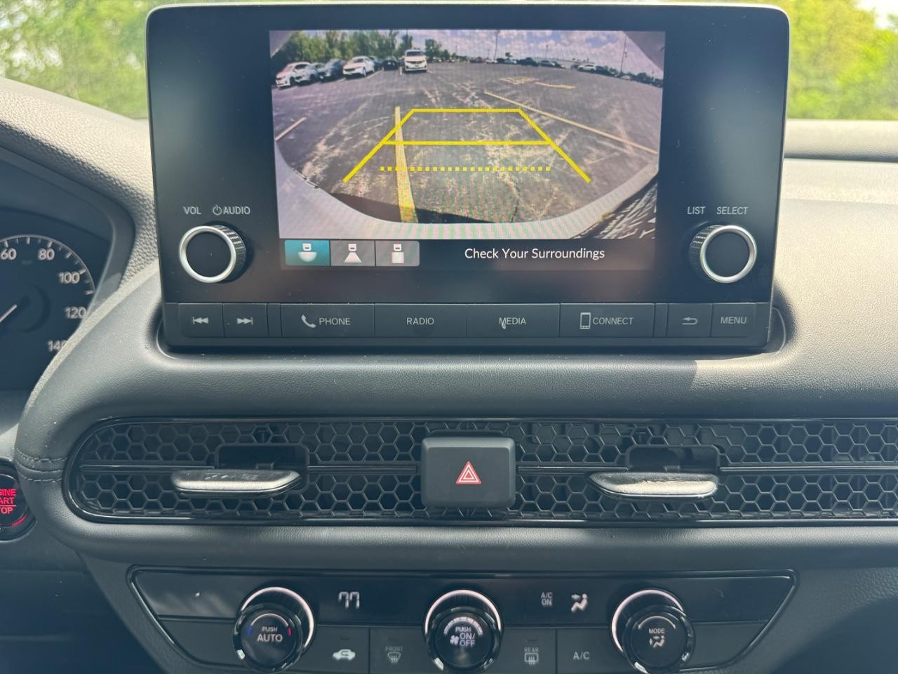 Honda HR-V Vehicle Full-screen Gallery Image 27