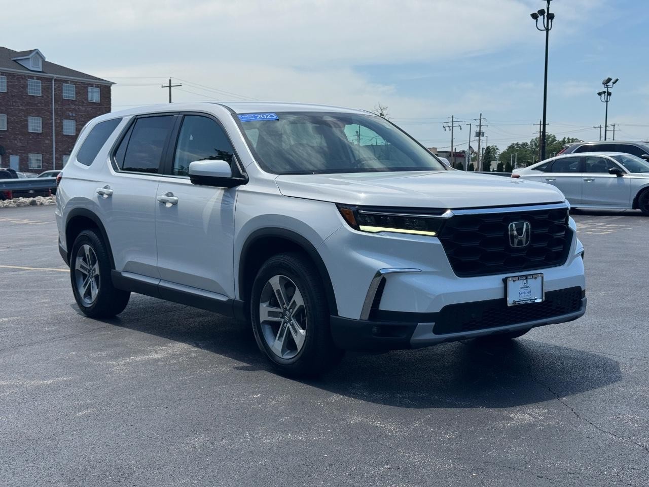 Honda Pilot Vehicle Full-screen Gallery Image 02