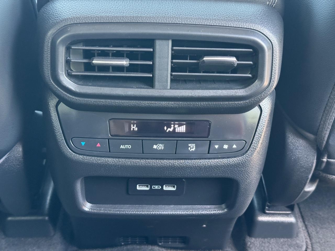 Honda Pilot Vehicle Full-screen Gallery Image 18