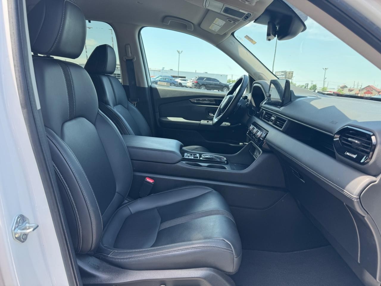 Honda Pilot Vehicle Full-screen Gallery Image 19
