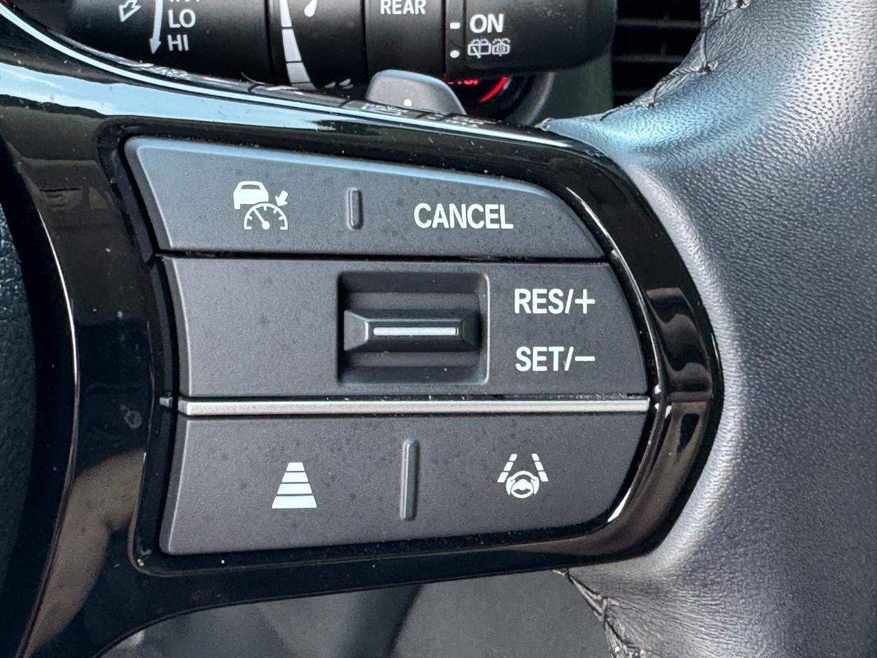 Honda Pilot Vehicle Full-screen Gallery Image 23