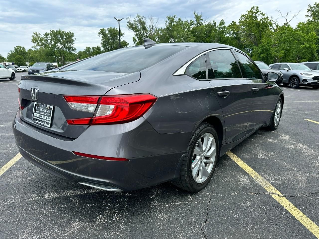 Honda Accord Sedan Vehicle Full-screen Gallery Image 04