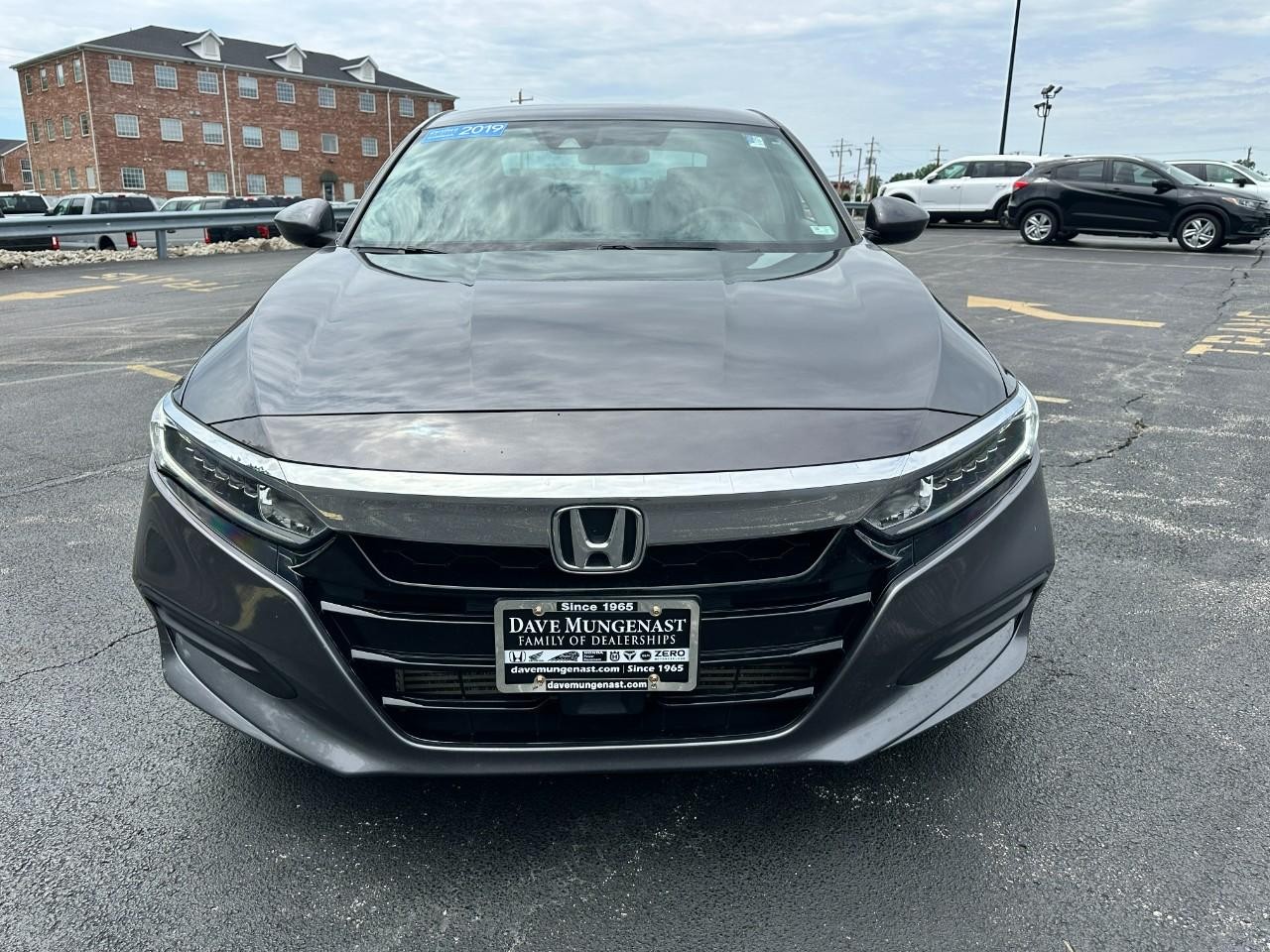 Honda Accord Sedan Vehicle Full-screen Gallery Image 09