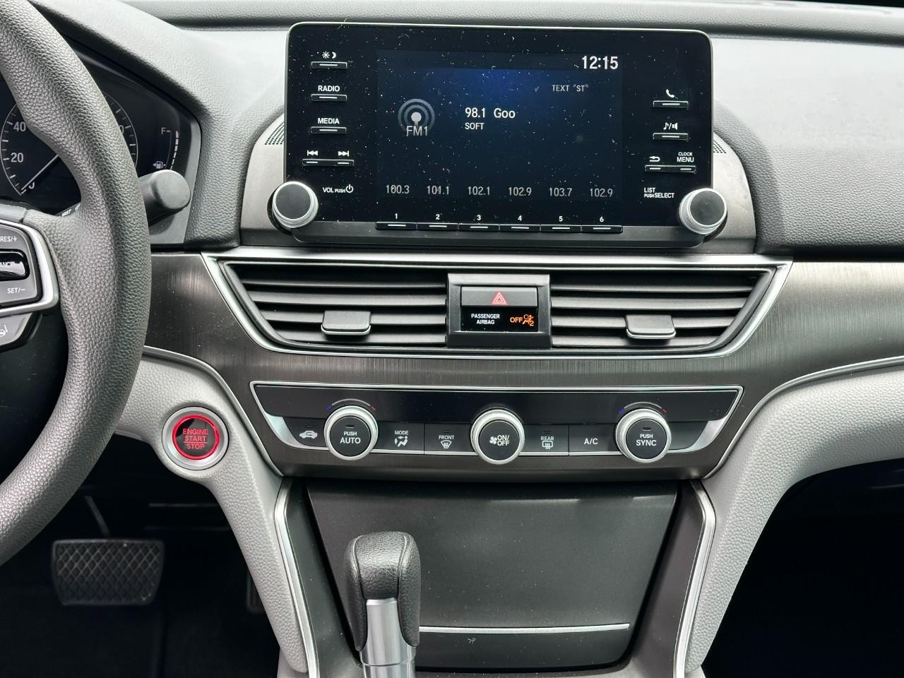 Honda Accord Sedan Vehicle Full-screen Gallery Image 13