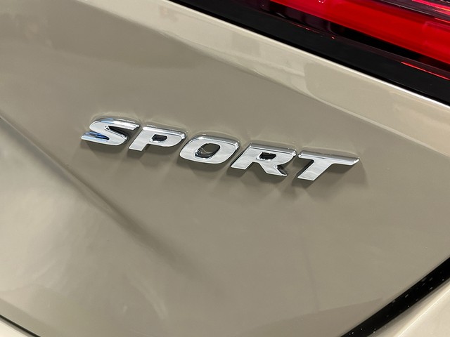 Honda Civic Hatchback Vehicle Full-screen Gallery Image 08