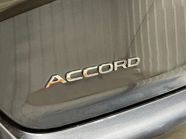Honda Accord Sedan Vehicle Full-screen Gallery Image 07