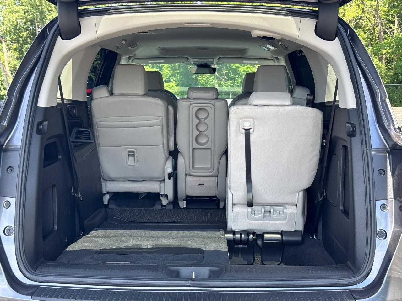 Honda Odyssey Vehicle Full-screen Gallery Image 05