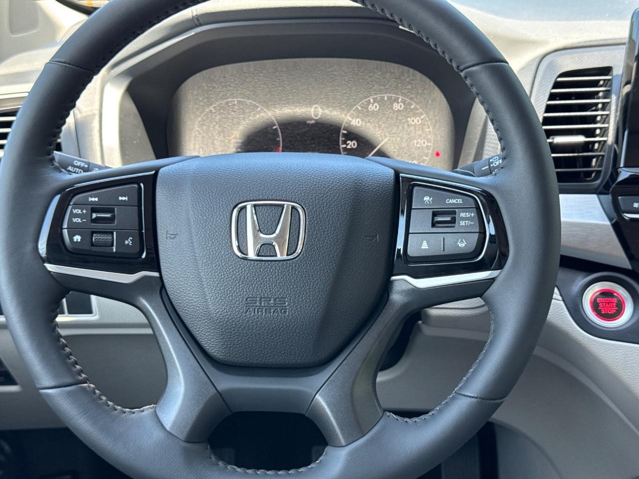 Honda Odyssey Vehicle Full-screen Gallery Image 14