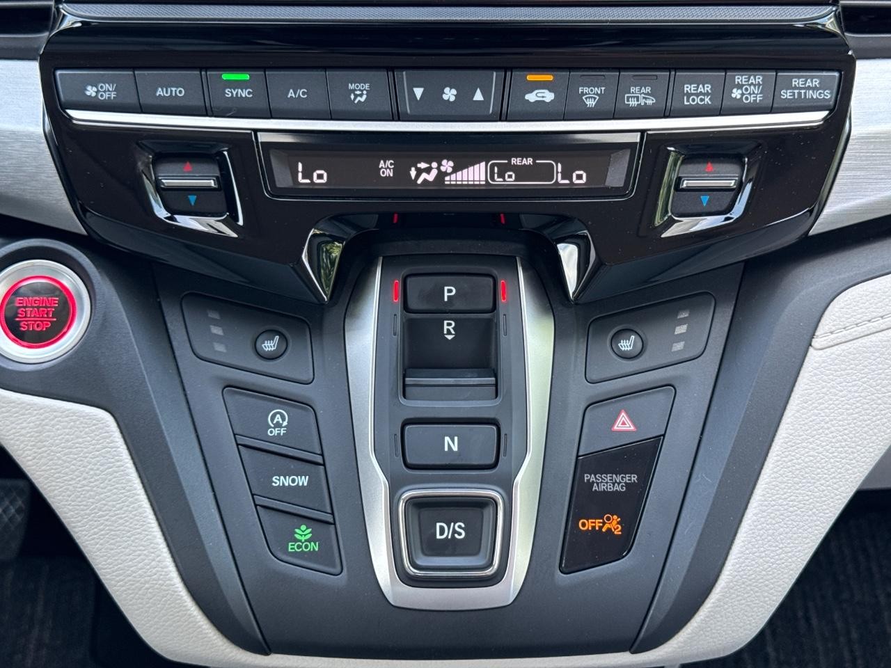 Honda Odyssey Vehicle Full-screen Gallery Image 16