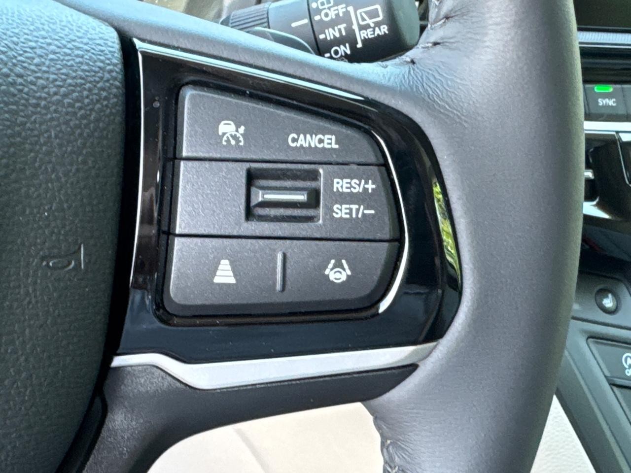 Honda Odyssey Vehicle Full-screen Gallery Image 23