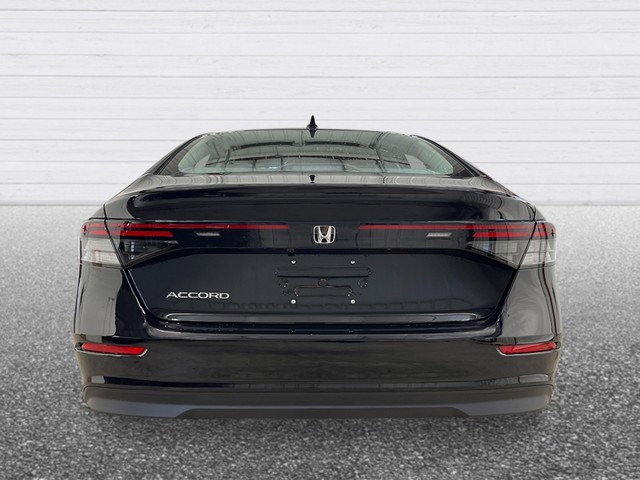 Honda Accord Sedan Vehicle Full-screen Gallery Image 05