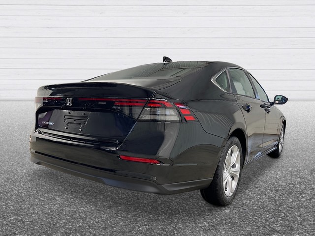 Honda Accord Sedan Vehicle Full-screen Gallery Image 06