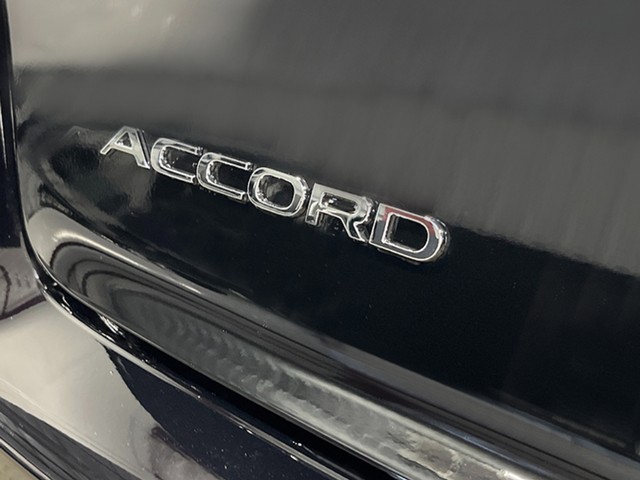 Honda Accord Sedan Vehicle Full-screen Gallery Image 07