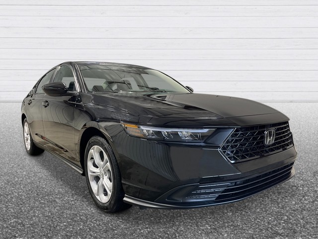 Honda Accord Sedan Vehicle Full-screen Gallery Image 09